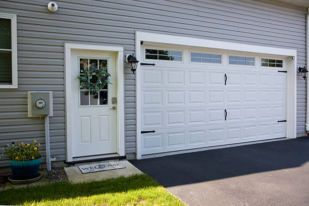 24/7 Emergency Garage Door Panel Replacement experts in Koochiching County County, MN